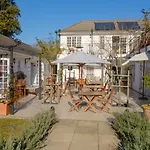 Constantia White Lodge Guest House